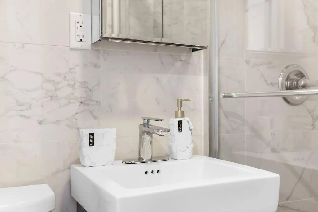 69-5B I Stylish Lower East Side 1Br Apt New York