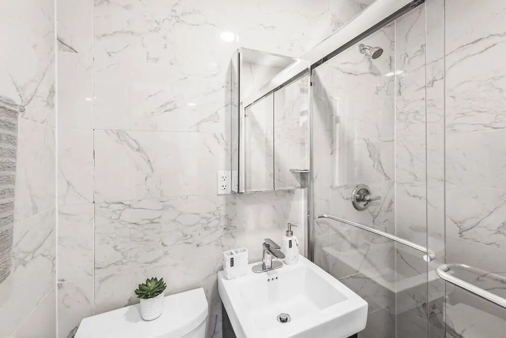 69-5B I Stylish Lower East Side 1Br Apt New York Apartment